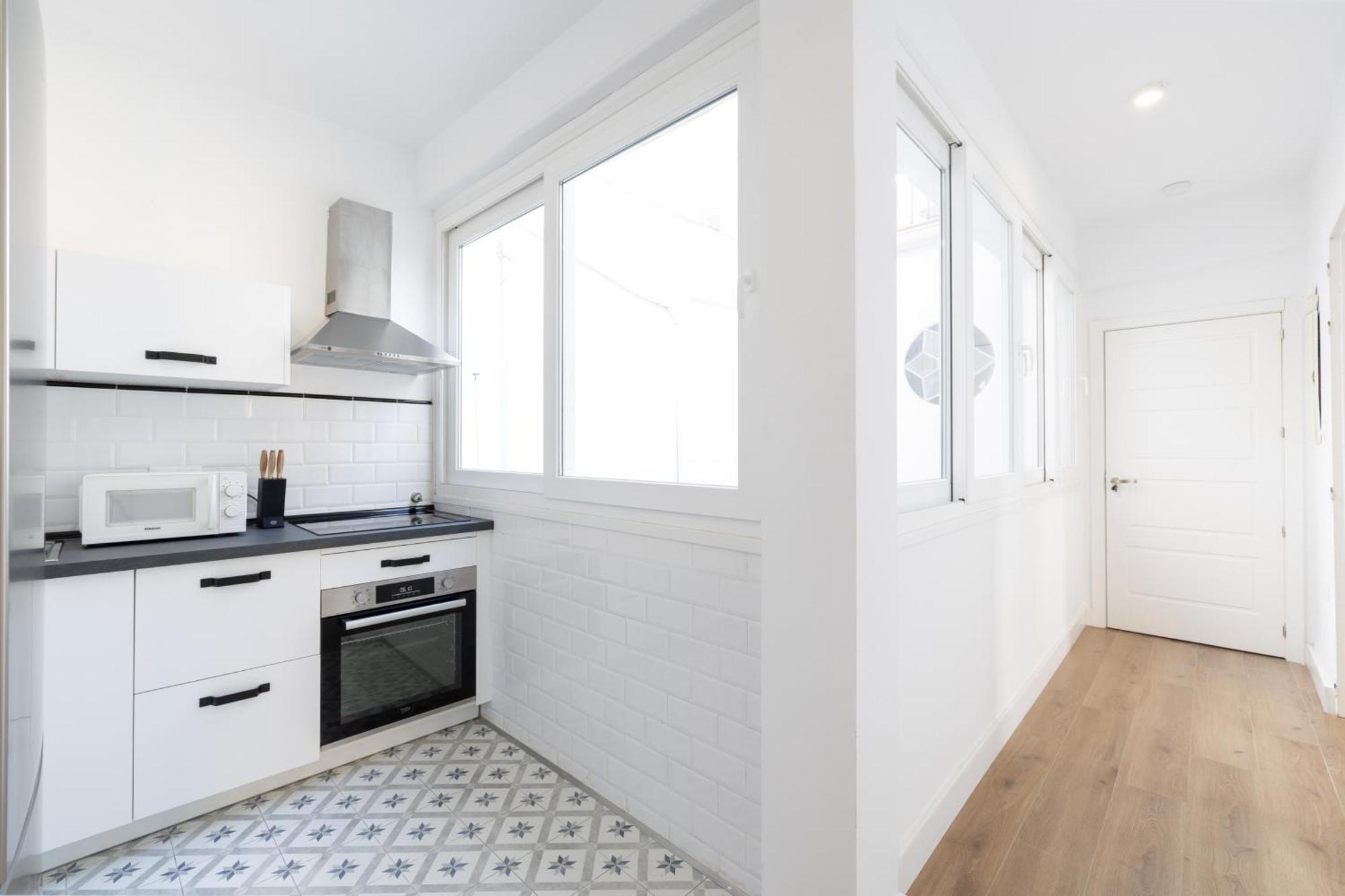 Spacious Bright Palace -1bedroom-terrace-center *
