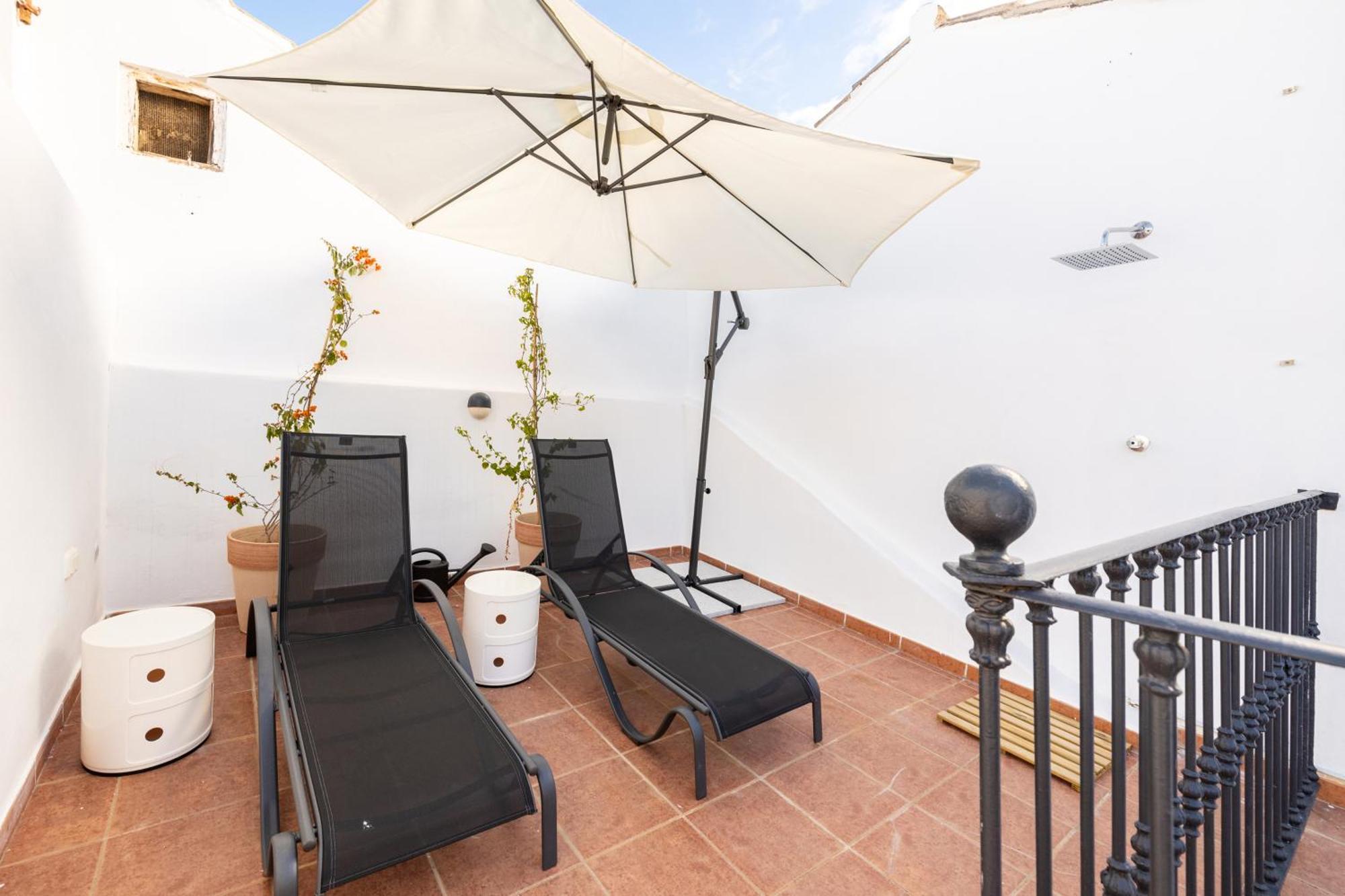 Spacious Bright Palace -1bedroom-terrace-center
