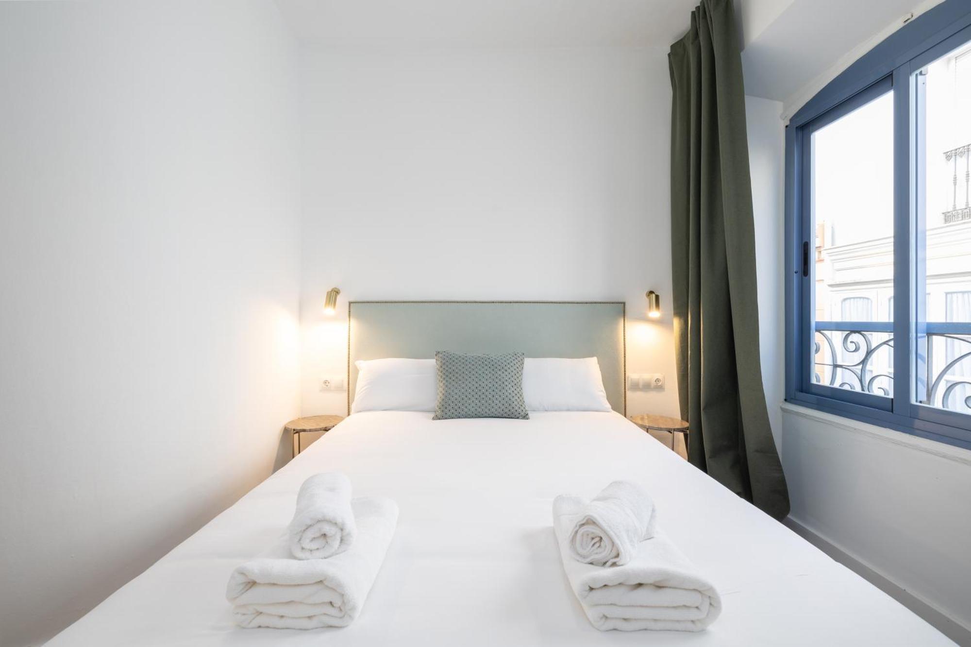 Spacious Bright Palace -1bedroom-terrace-center * Málaga