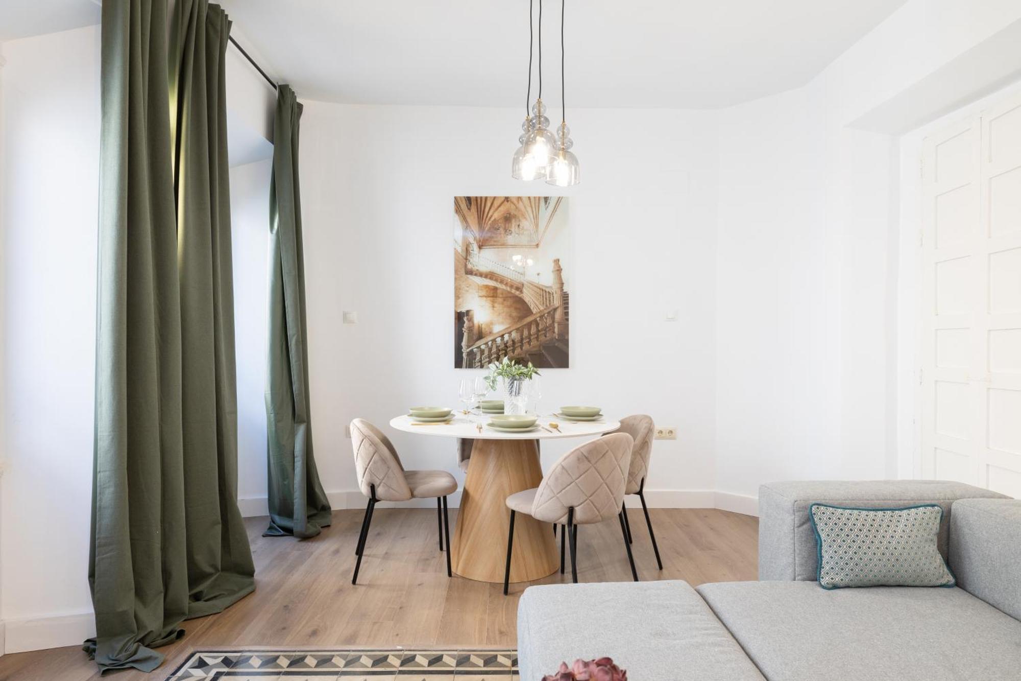 Spacious Bright Palace -1bedroom-terrace-center